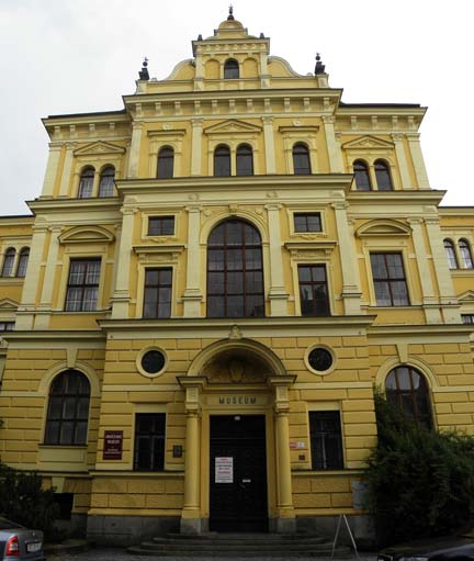 art museum was closed for renovations :-(